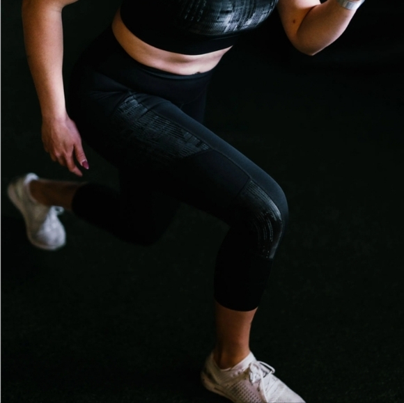 NWT Zyia Black Cuffed Mirage Mid-Rise 7/8 24" - 6-8 - Picture 9 of 9